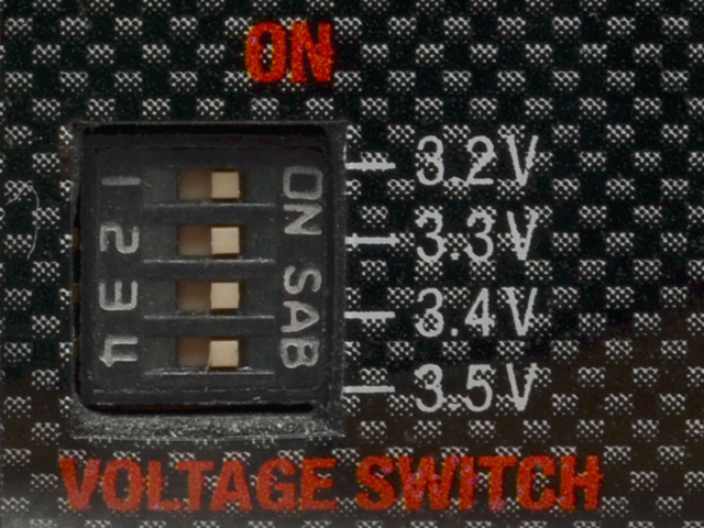 検出電圧を3.2〜3.5Vの範囲で設定が可能